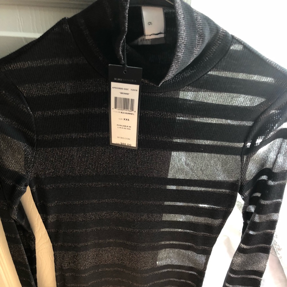 Bcbgmaxazria turtle neck top nwt